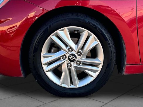 Used 2019 Hyundai Elantra SEL FWD image 10