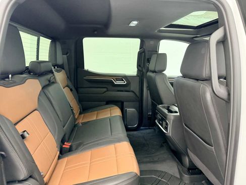 Used 2024 Chevrolet Silverado 1500 High Country image 24