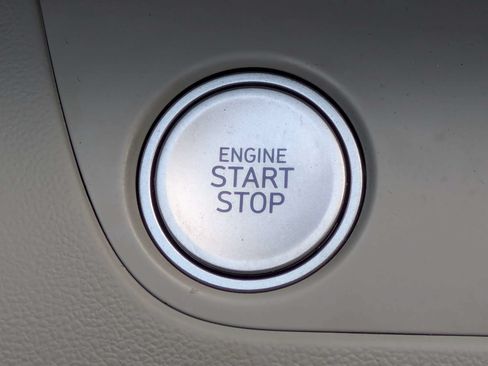 Used 2024 Hyundai Elantra Limited FWD image 31