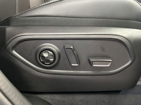 New 2025 Jeep Grand Cherokee L Limited w/ Luxury Tech Group II image 57