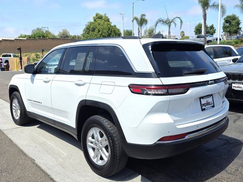 Certified 2024 Jeep Grand Cherokee Laredo RWD image 3