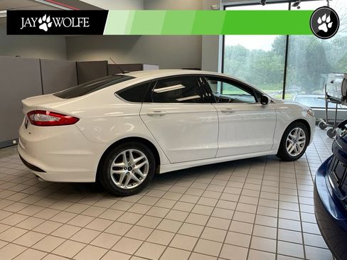 Used 2016 Ford Fusion SE FWD image 6