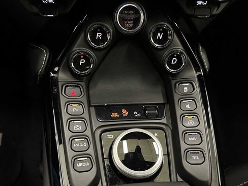 Used 2022 Aston Martin V8 Vantage image 24