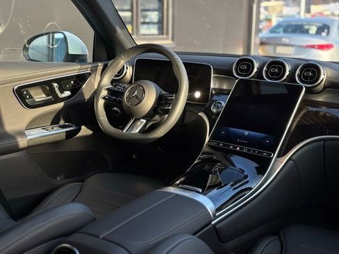 Used 2025 Mercedes-Benz GLC 300 4MATIC image 52