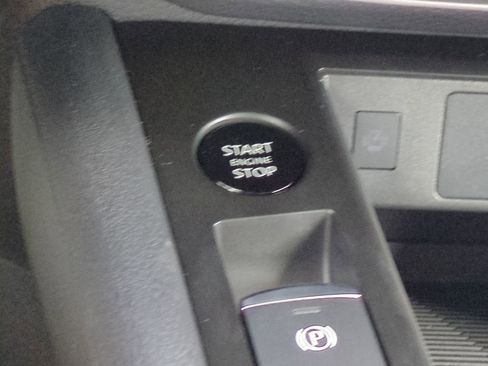 New 2025 Nissan Kicks SV w/ SV Premium Package image 29