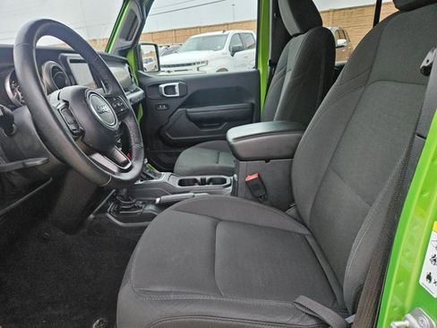 Used 2018 Jeep Wrangler Unlimited Sport S AWD/4WD image 14