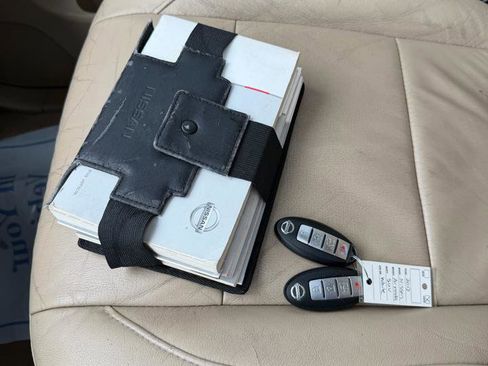 Used 2012 Nissan Armada Platinum image 27