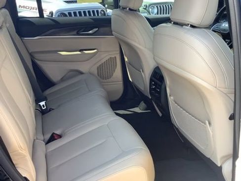 Certified 2023 Jeep Grand Cherokee Limited AWD/4WD image 26