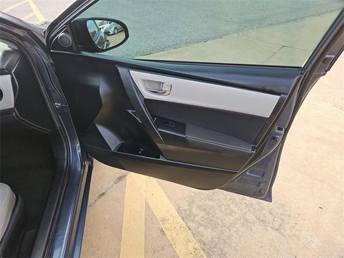 Used 2019 Toyota Corolla L image 10