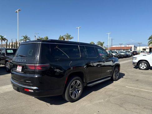 Used 2024 Jeep Wagoneer L Series II RWD image 8