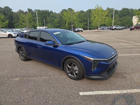 Used 2025 Kia K4 FWD image 1