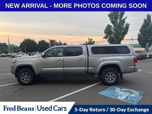 Used 2016 Toyota Tacoma SR5 w/ SR5 Appearance Package (SN) AWD/4WD image 7