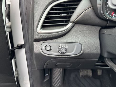 Used 2019 Chevrolet Trax LT w/ LT Convenience Package image 24