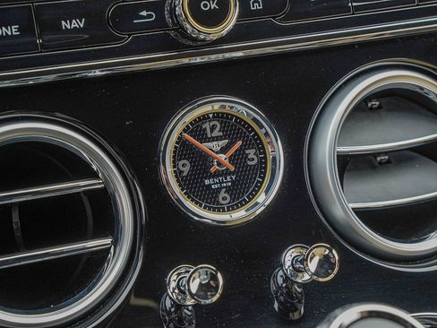 Used 2024 Bentley Continental GT image 30