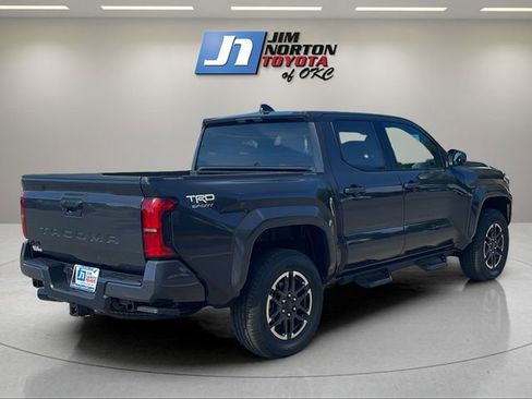 Used 2025 Toyota Tacoma TRD Sport image 5