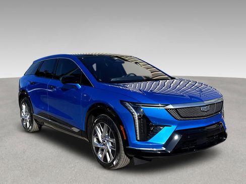 New 2026 Cadillac Optiq Luxury 1 image 1