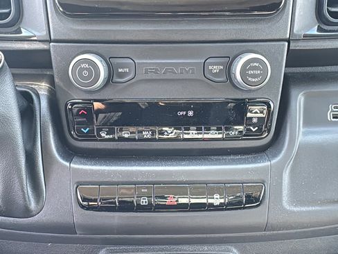 Used 2025 RAM ProMaster 2500 w/ Convenience Group image 17