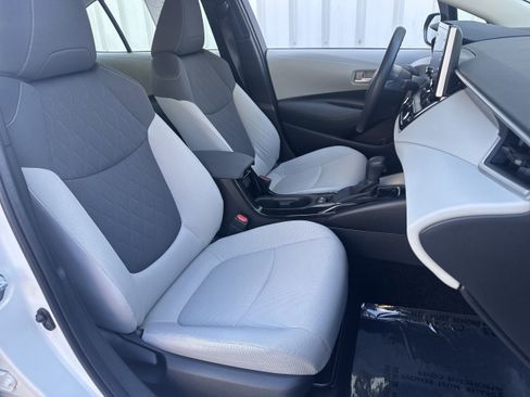 Used 2021 Toyota Corolla LE w/ Carpet Mat Package (TMS) image 10