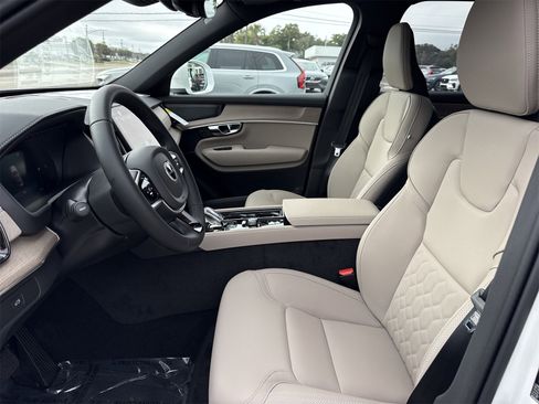 New 2026 Volvo XC90 B6 Plus w/ Protection Package Premier image 10