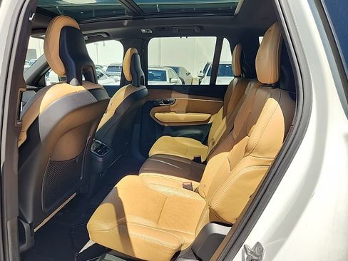 Used 2018 Volvo XC90 T6 Inscription w/ Convenience Package image 3