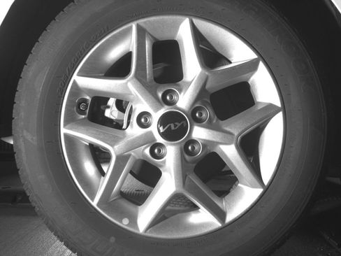 Used 2025 Kia Soul LX w/ LX Technology Package FWD image 15