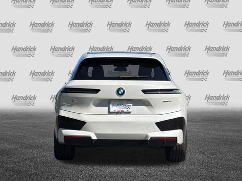 Used 2024 BMW iX xDrive50 w/ Sport Package AWD/4WD image 6