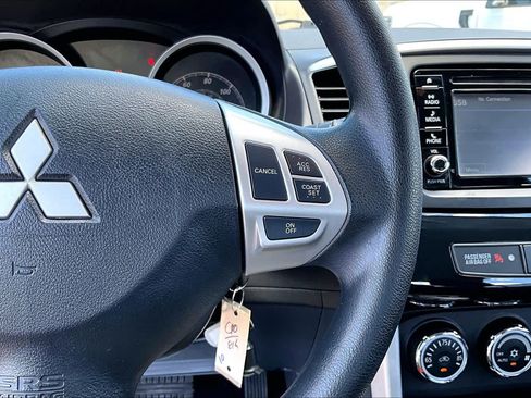 Used 2017 Mitsubishi Lancer ES FWD image 27