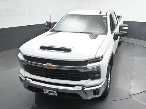 Used 2025 Chevrolet Silverado 2500 LT w/ Convenience Package AWD/4WD image 36