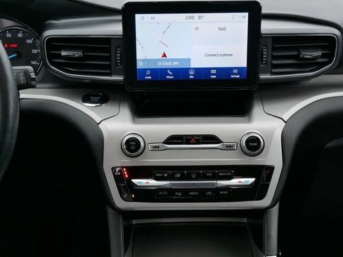 Certified 2023 Ford Explorer XLT w/ Equipment Group 202A image 18