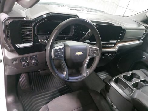 Used 2024 Chevrolet Silverado 1500 LT AWD/4WD image 15
