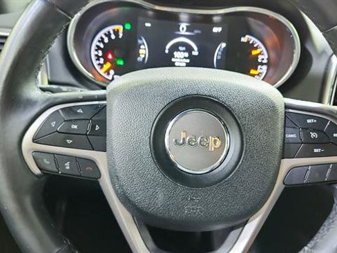 Used 2018 Jeep Grand Cherokee Laredo RWD image 14