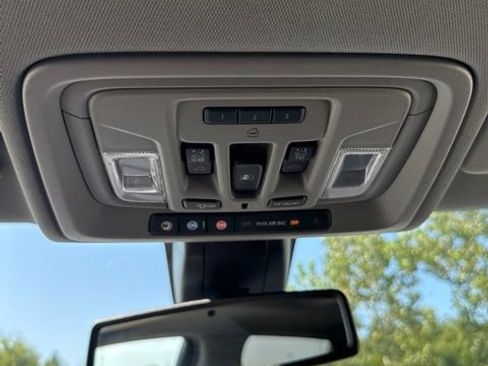 Used 2020 GMC Sierra 1500 SLT w/ SLT Premium Plus Package AWD/4WD image 30