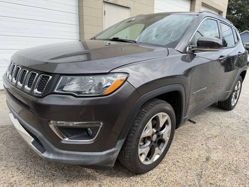 Used 2021 Jeep Compass Limited AWD/4WD image 2