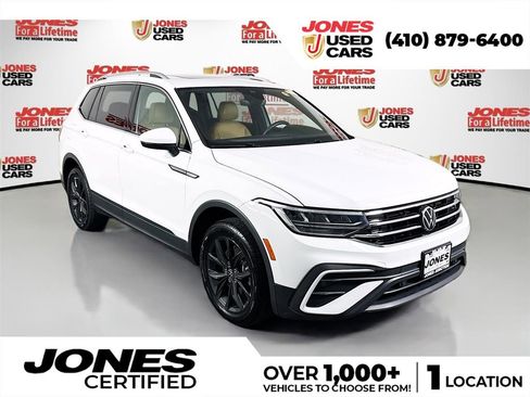 Used 2024 Volkswagen Tiguan SE AWD/4WD image 1