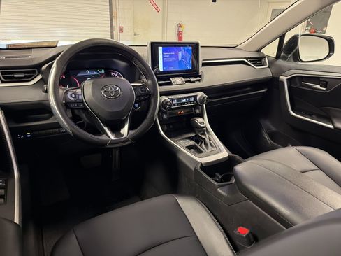 Used 2025 Toyota RAV4 XLE Premium FWD image 28