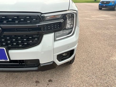 New 2026 Ford Ranger Lariat w/ FX4 Off-Road Package AWD/4WD image 11