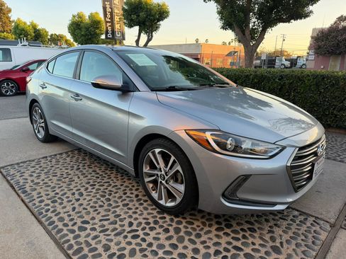 Used 2017 Hyundai Elantra Limited w/ Limited Tech Package 08 FWD image 3