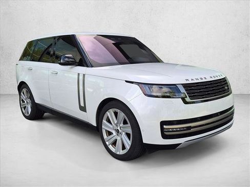 Used 2023 Land Rover Range Rover SE AWD/4WD image 3