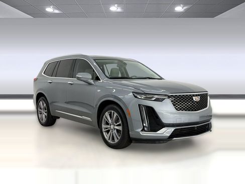 Used 2023 Cadillac XT6 Premium Luxury FWD image 7