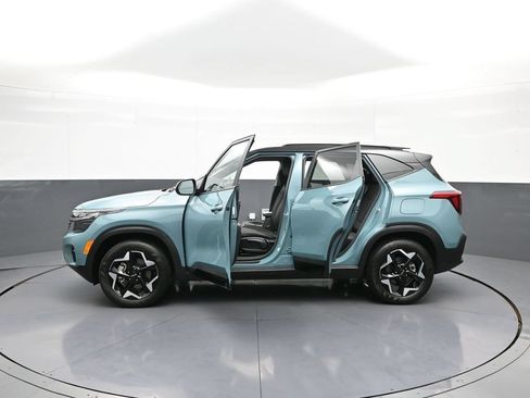 Certified 2025 Kia Seltos S AWD/4WD image 42