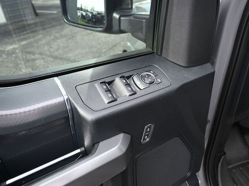 Used 2018 Ford F150 XLT w/ Equipment Group 302A Luxury AWD/4WD image 15