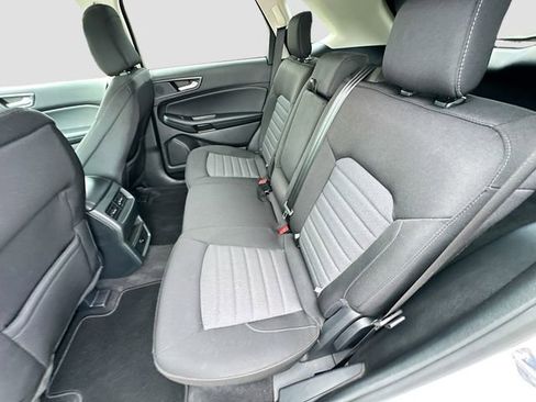 Used 2024 Ford Edge SE w/ Black Appearance Package image 22