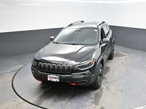 Used 2021 Jeep Cherokee Trailhawk w/ Premium Leather Package image 40