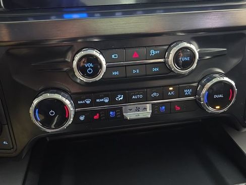 Certified 2025 Ford F350 Lariat w/ Black Appearance Package AWD/4WD image 21