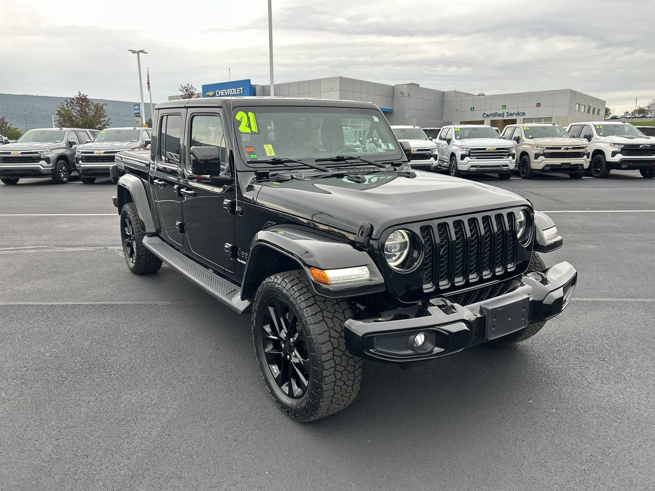 Used 2021 Jeep Gladiator Overland AWD/4WD image 1