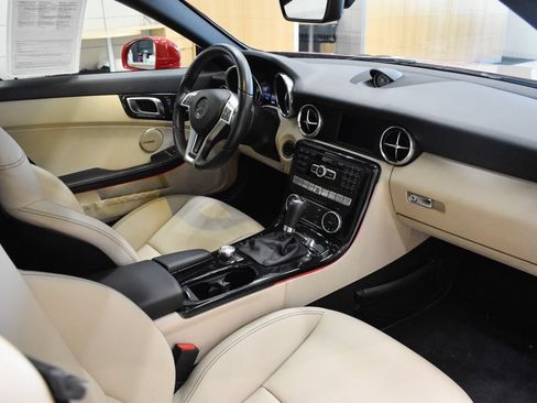 Used 2014 Mercedes-Benz SLK 250 image 18