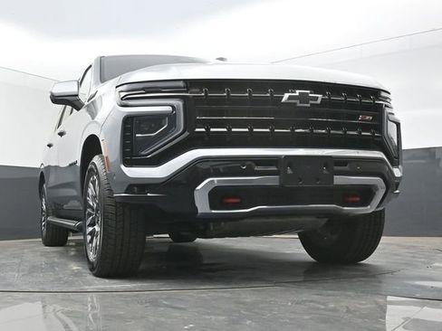 Used 2025 Chevrolet Suburban Z71 AWD/4WD image 48