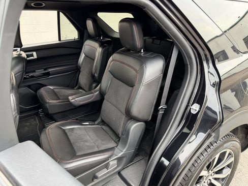 Used 2022 Ford Explorer ST-Line AWD/4WD image 21