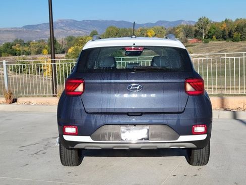 Used 2023 Hyundai Venue Limited image 13