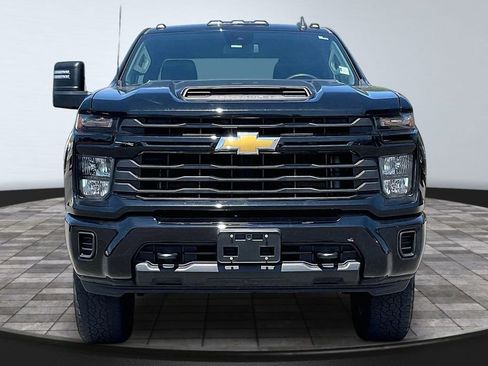 Used 2024 Chevrolet Silverado 2500 Custom w/ Custom Value Package AWD/4WD image 3